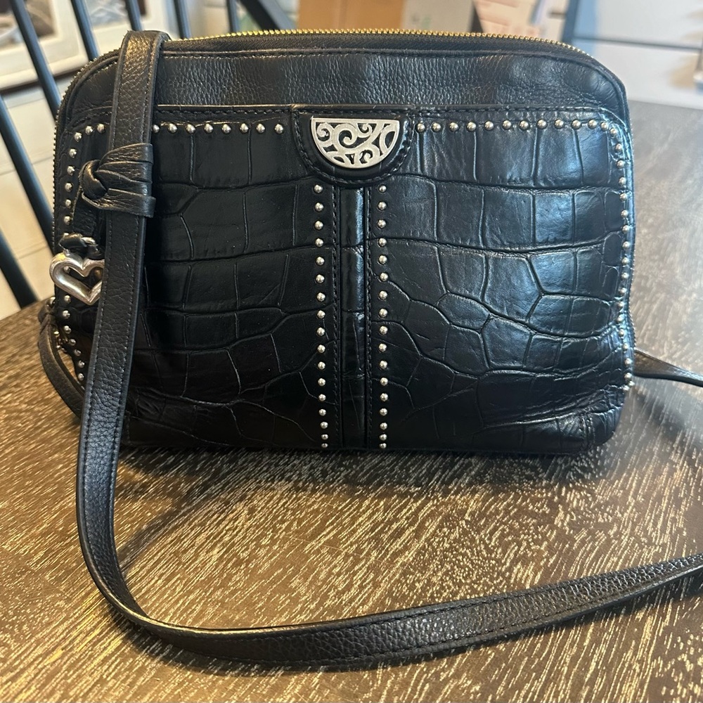 BRIGHTON PRETTY TOUGH JOJO BLACK MOCK CROCO, STUDDED CROSSBODY ORGANIZER